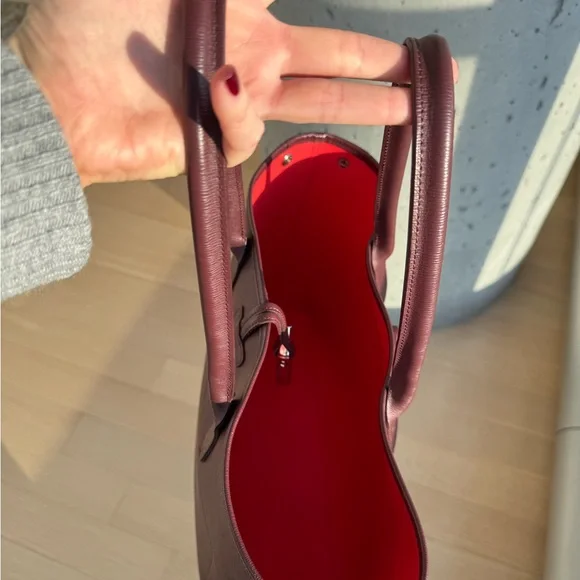 Longchamp Roseau Elegant Burgundy and Red interior Leather Tote Bag - Picture 2 of 8